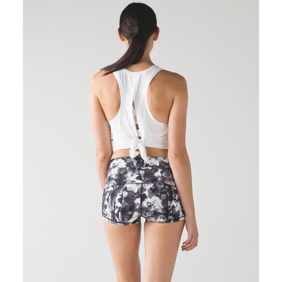 Lululemon Wunder Under Short 2" Size 6 Black & White Foral - Picture 5 of 11